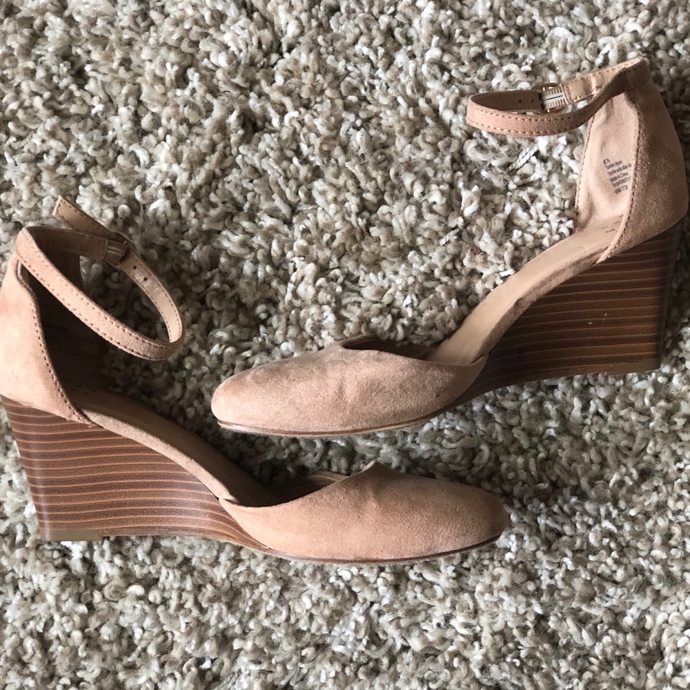 Tan wedges